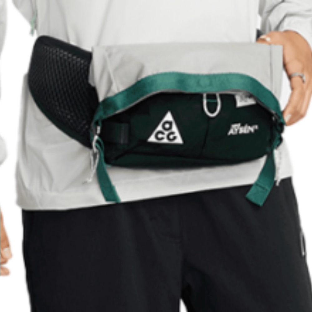 NWT Nike ACG Aysén Hip Pack (3L)- Vintage Green/Light Iron Ore/White
